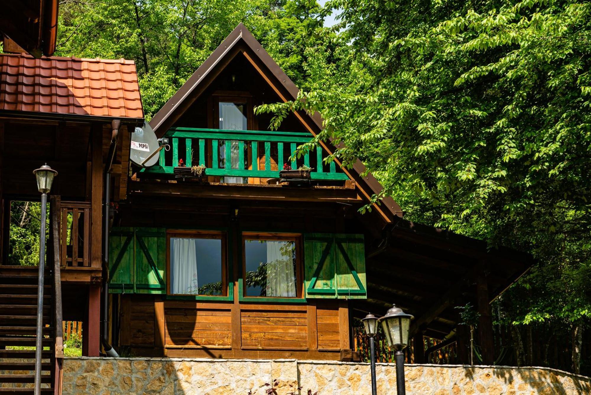 Drvene Kuce Suska - Wooden Houses Suska Zaovine Ngoại thất bức ảnh