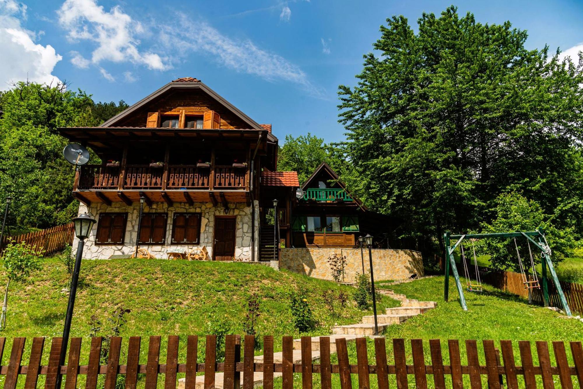 Drvene Kuce Suska - Wooden Houses Suska Zaovine Ngoại thất bức ảnh